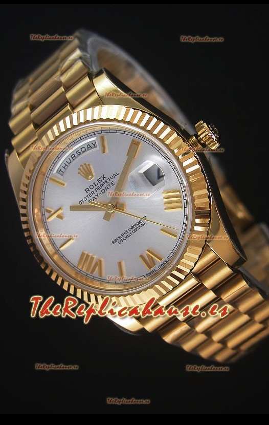 Rolex Day-Date 40MM Reloj Replica Dial en Plata con Numerales de Hora en Numeros Romanos Movimiento Suizo Cal.3255